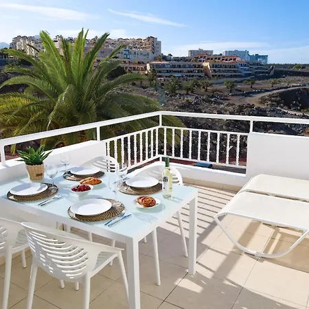 Elegant Sunny Terrace 아파트