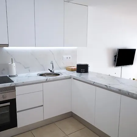 Elegant Sea View Apartment *